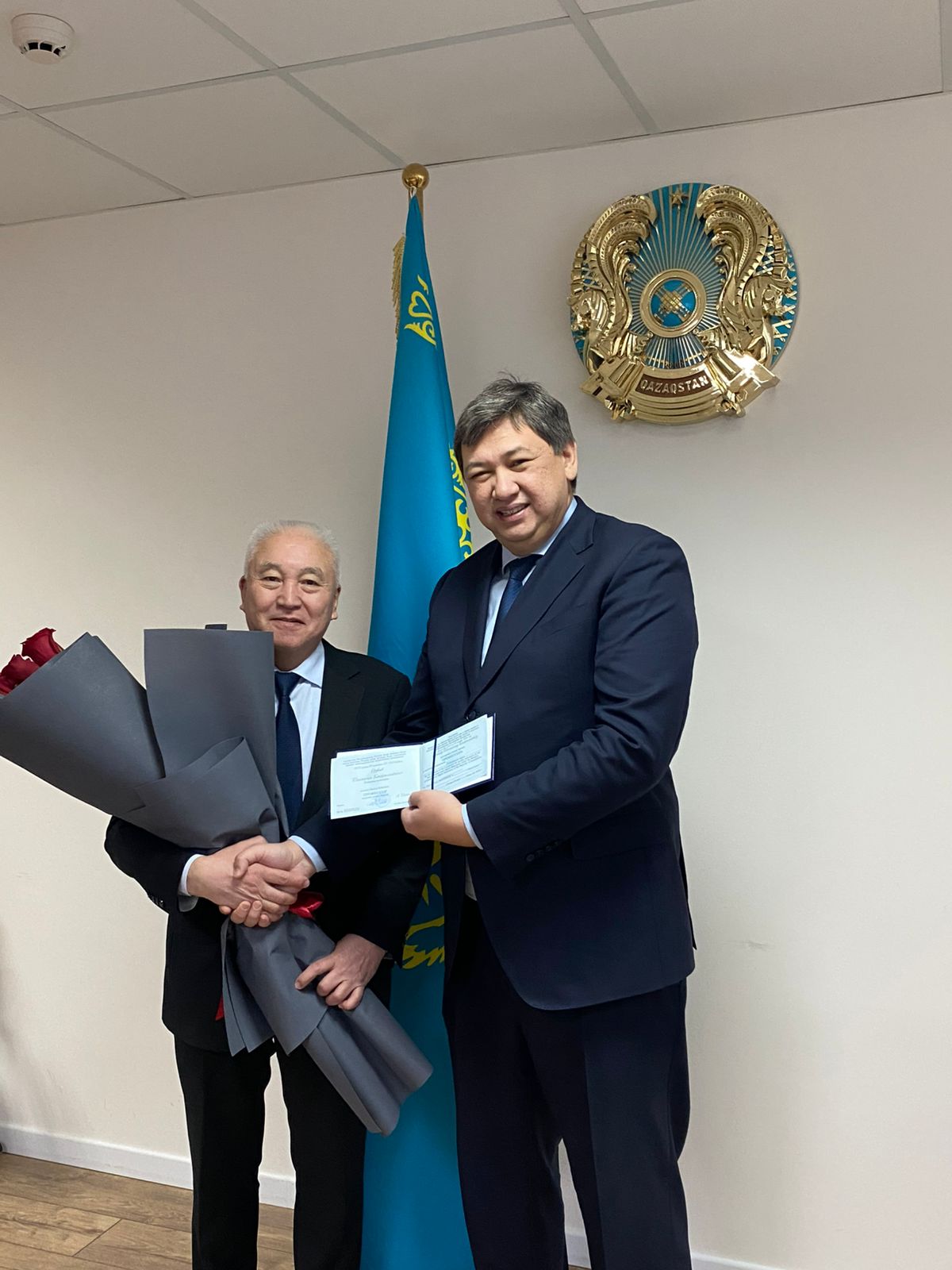 Коллектив и руководство Национального центра экспертизы поздравили коллегу с присвоением научного звания